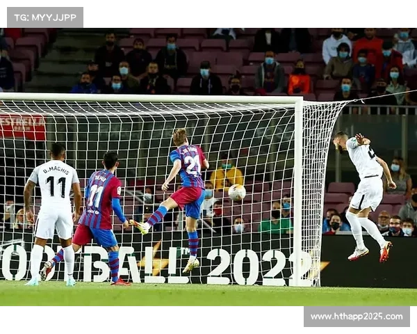 巴萨开场1分钟丢球，莱万率队闪电逆转